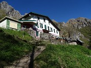 87 Scendiamo a Capanna Alpinisti Monzesi (1173 m)